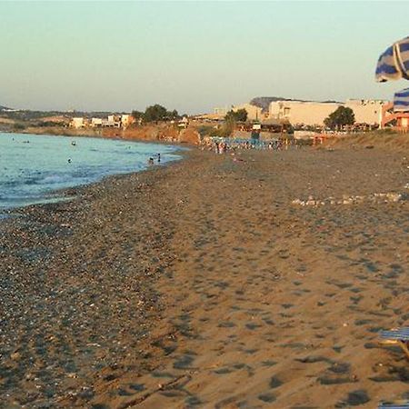 Danaos Beach Apartments Sfáka Esterno foto