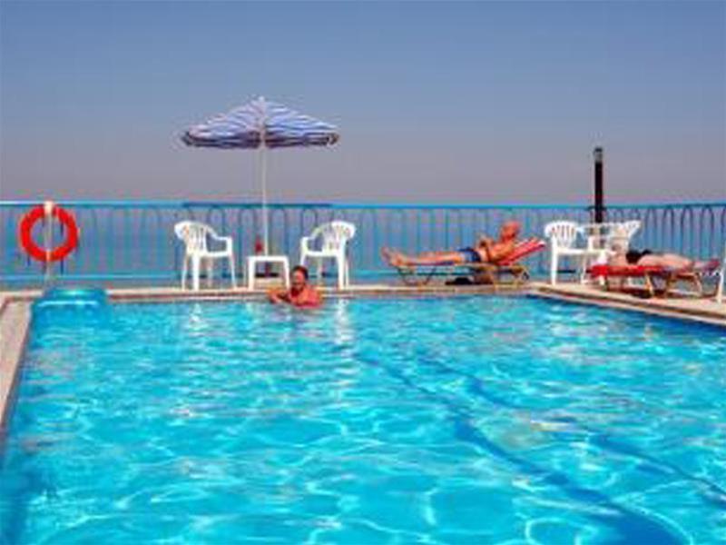 Danaos Beach Apartments Sfáka Esterno foto